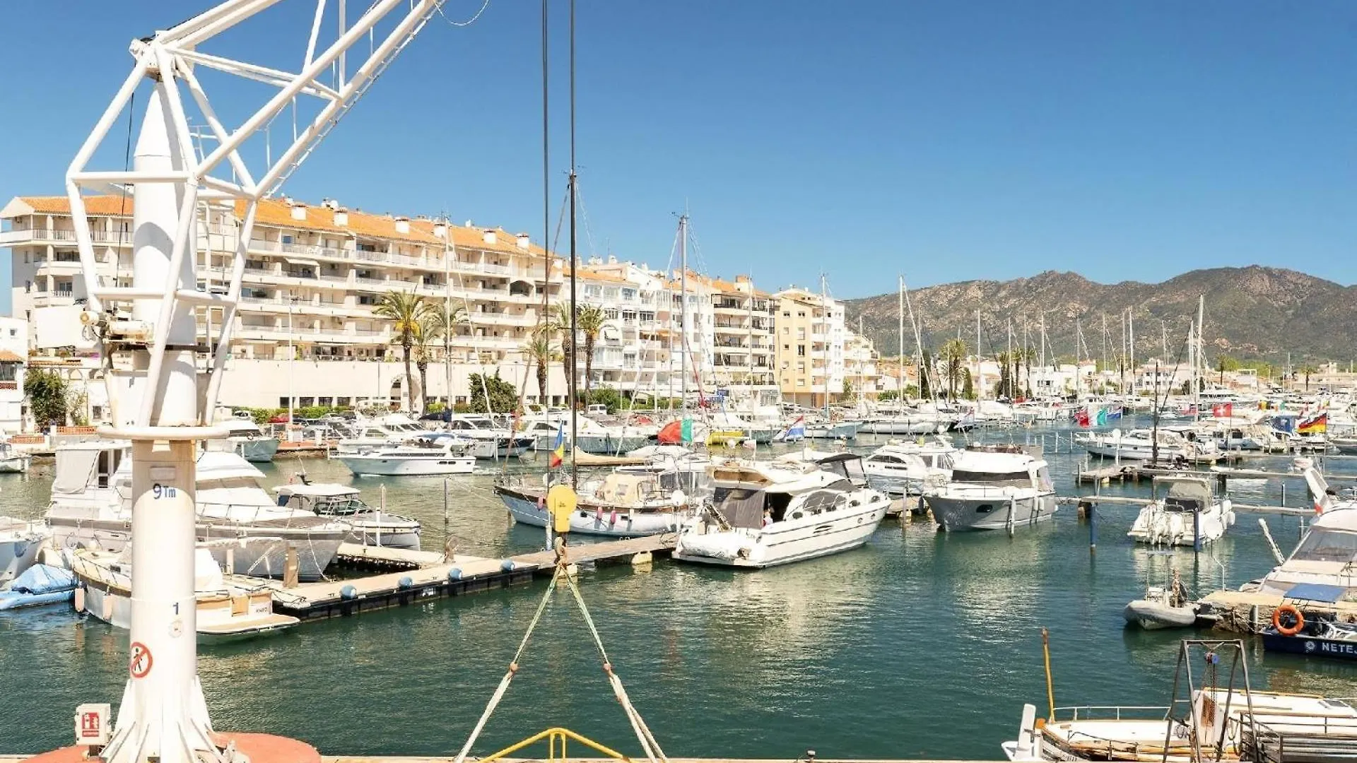 Apartment Ferienwohnung Fuer 4 Personen Ca 40 Qm In Empuriabrava, Costa Brava Golf De Roses Spain