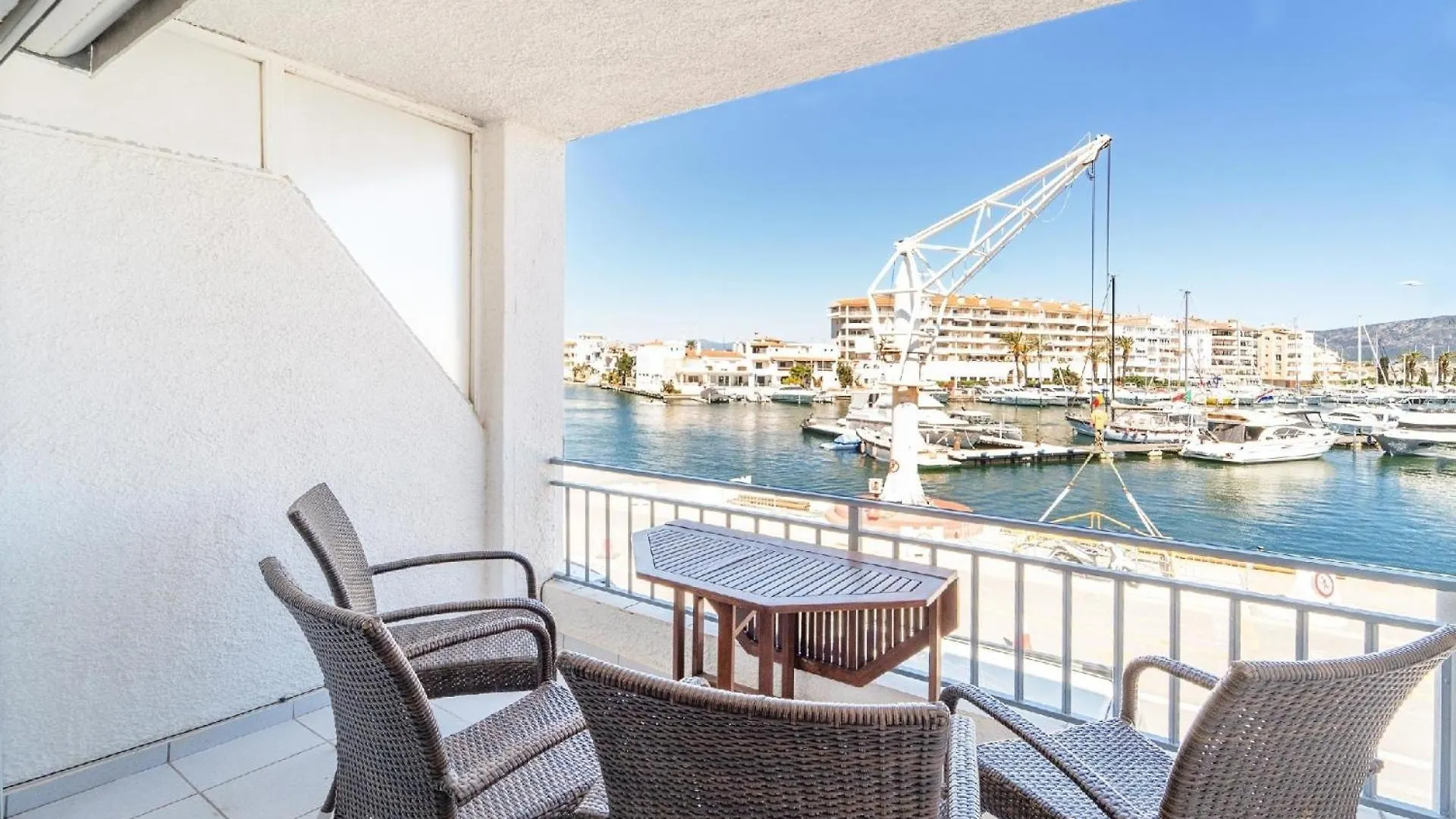 Ferienwohnung Fuer 4 Personen Ca 40 Qm In Empuriabrava, Costa Brava Golf De Roses Empuriabrava
