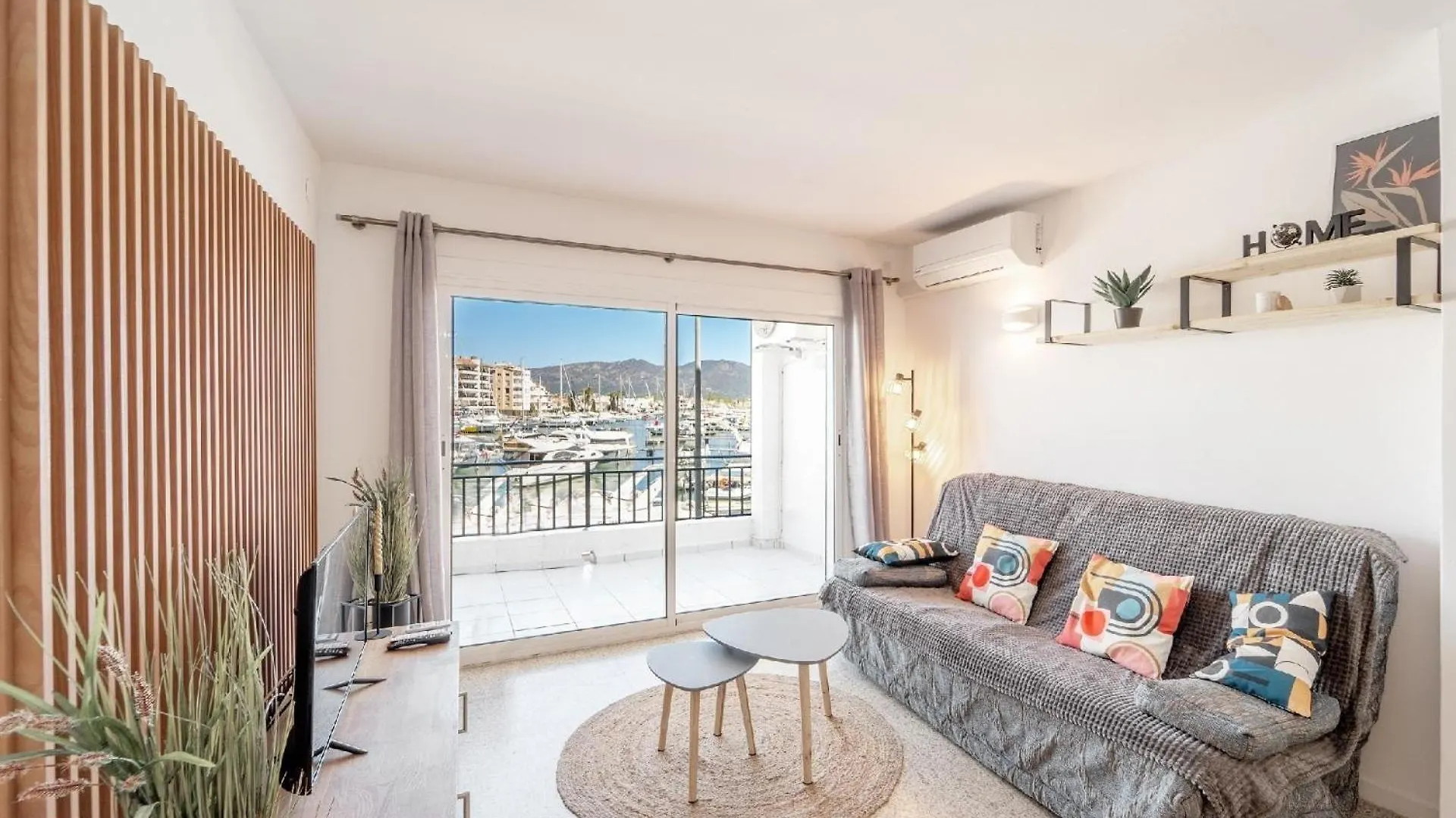 Apartment Ferienwohnung Fuer 4 Personen Ca 40 Qm In Empuriabrava, Costa Brava Golf De Roses